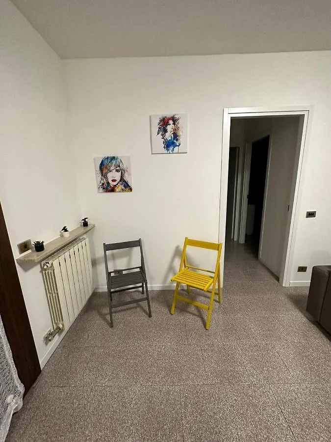 House Of Lake Garda 卡斯特努沃德加尔达 0*,
