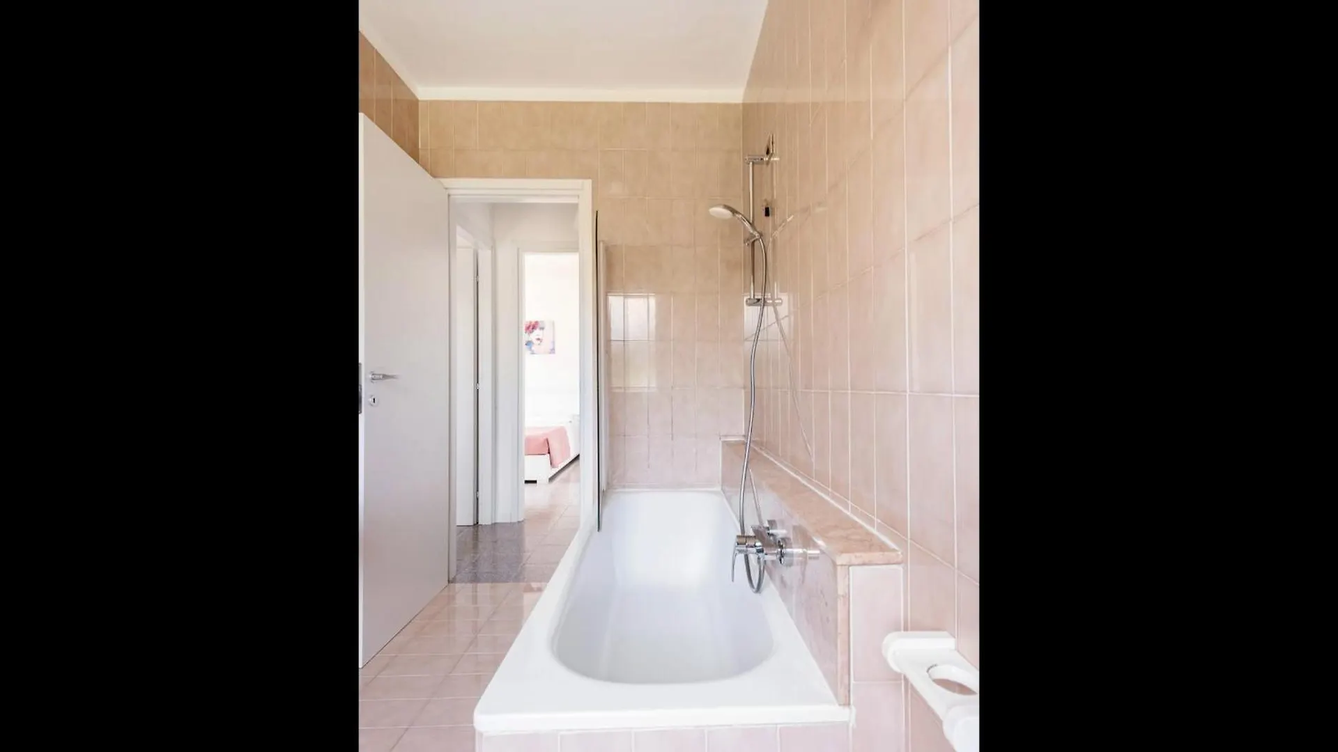 House Of Lake Garda 卡斯特努沃德加尔达 0*,